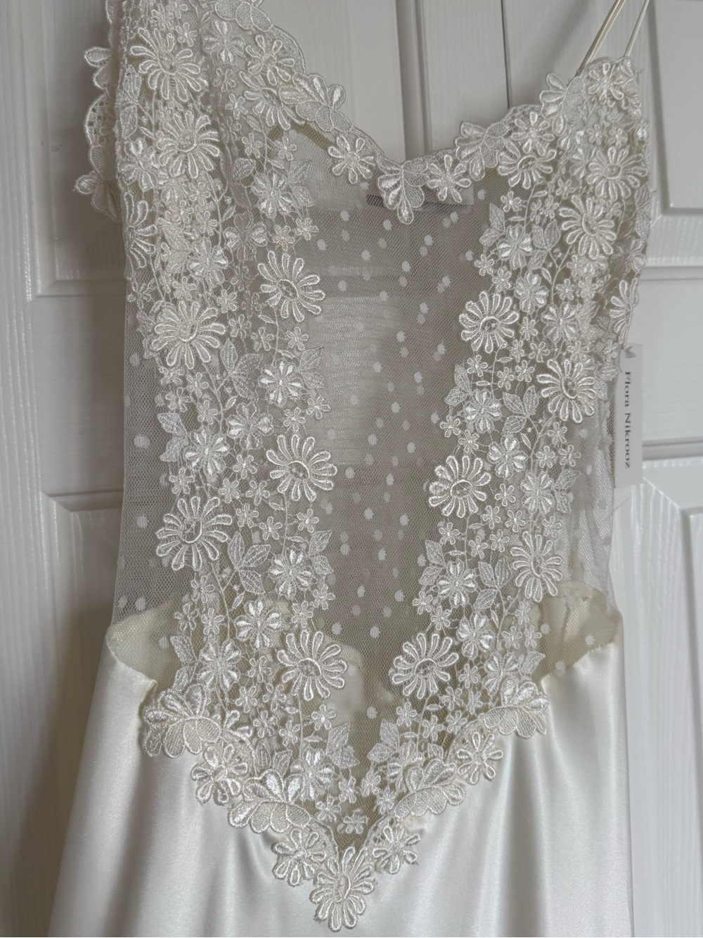 NWT Flora Nikrooz Ivory Satin Lace Nightgown Maxi Chemise Bridal Honeymoon Small